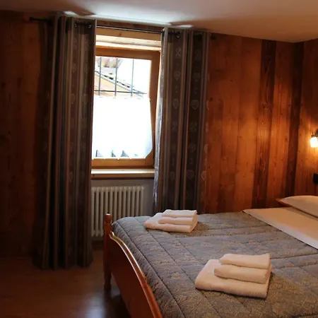 Apartament Casa Villair - Vieille Maison La Salle